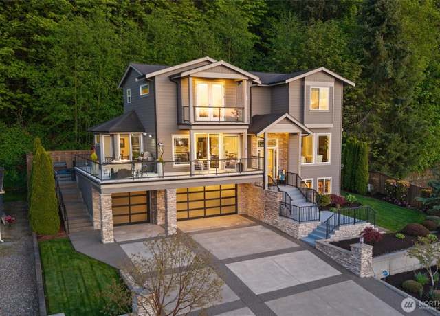Property at 28640 6th Pl S, Des Moines, WA 98198, 4 beds, 3.5 baths