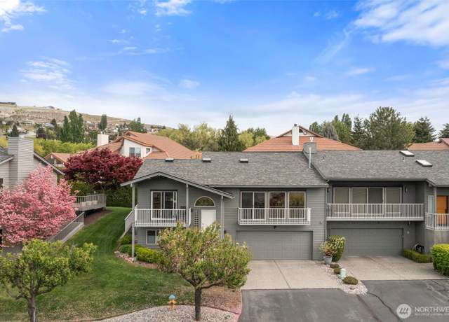 Property at 351 19th St NE #10, East Wenatchee, WA 98802, 3 beds, 2 baths