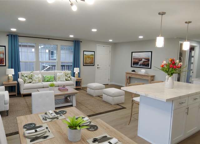 Property at 5900 64th St NE #6, Marysville, WA 98270, 2 beds, 2 baths