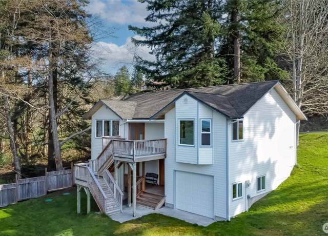 Property at 4195 Windy Cove Ln, Clinton, WA 98236, 2 beds, 3 baths