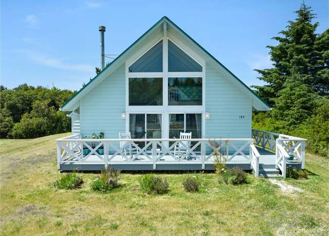 Property at 195 Ocean Shores Blvd SW, Ocean Shores, WA 98569, 2 beds, 2.5 baths