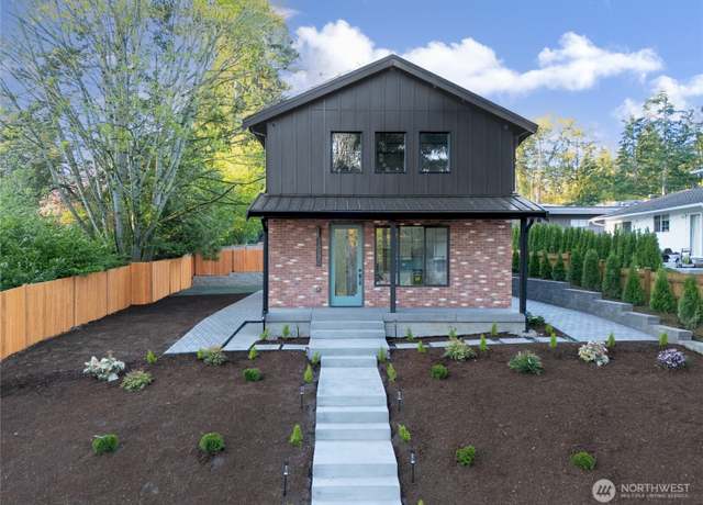 Property at 10520 NE 111th Pl, Kirkland, WA 98033, 3 beds, 2.5 baths