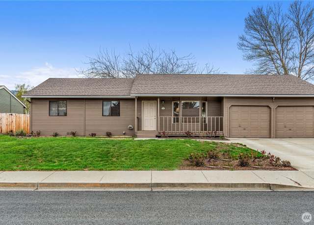 Property at 936 Grenz St, Wenatchee, WA 98801, 3 beds, 2 baths