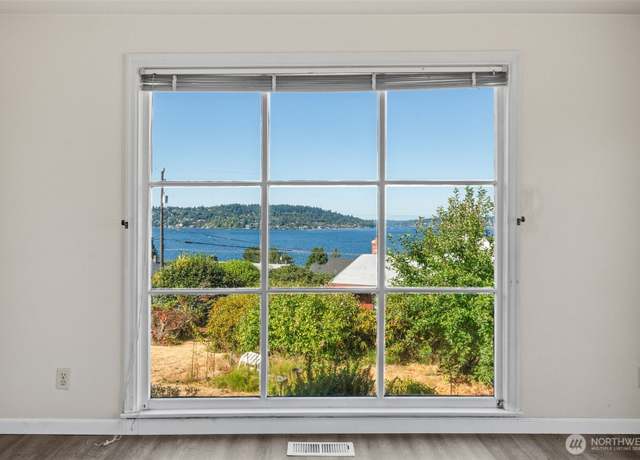 Property at 10658 Laurel Ln S, Seattle, WA 98178, 3 beds, 1 bath
