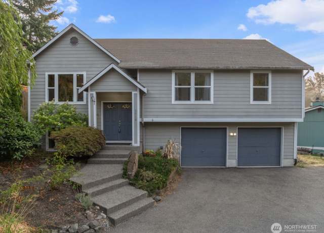 Property at 3913 W Tapps Dr E, Lake Tapps, WA 98391, 4 beds, 3 baths