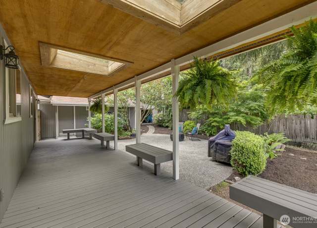 Property at 1728 106th St SW, Everett, WA 98204, 4 beds, 2 baths