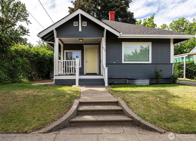 Property at 552 E Chestnut St, Walla Walla, WA 99362, 4 beds, 1.5 baths