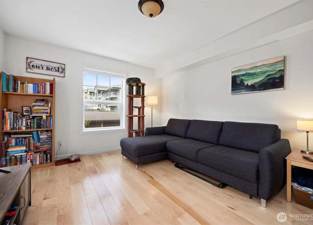 Property at 680 32nd St Unit C206, Bellingham, WA 98225, 1 bed, 1 bath