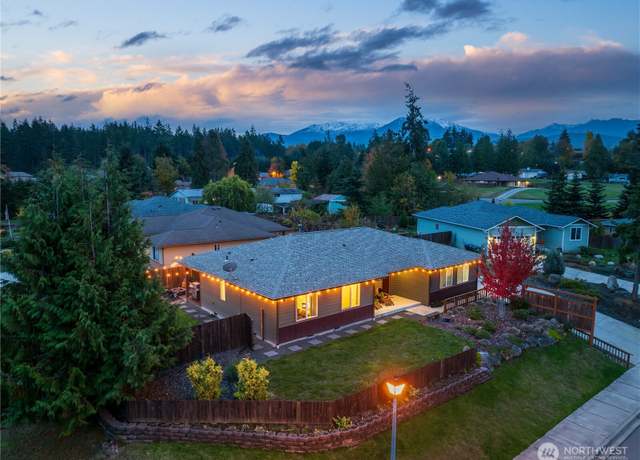 Property at 1003 O St, Port Angeles, WA 98363, 3 beds, 2 baths