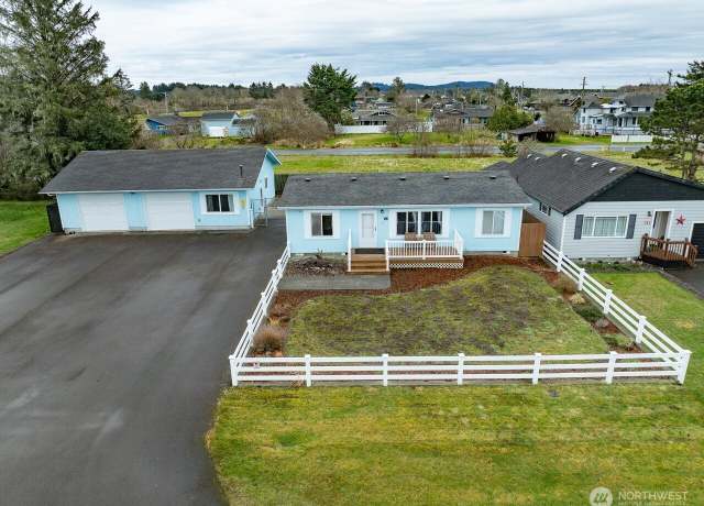 Property at 315 4th St NE, Long Beach, WA 98631, 3 beds, 3 baths