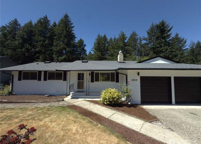 Property at 10910 114th Ave SW, Tacoma, WA 98498, 4 beds, 3 baths