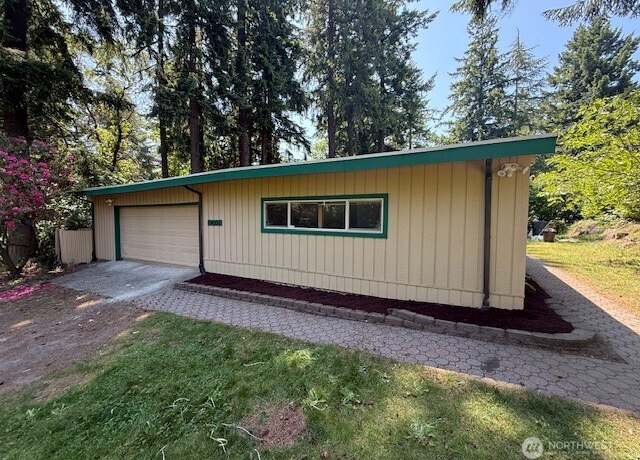 Property at 19002 Normandy Park Dr, Normandy Park, WA 98166, 3 beds, 2 baths