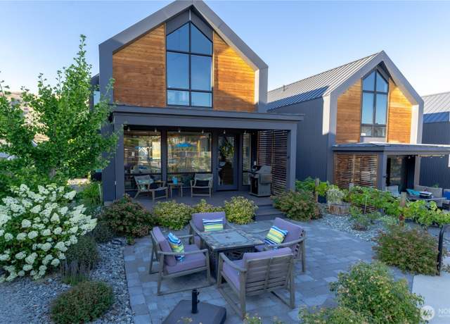 Property at 1437 Cottage Ln, Chelan, WA 98816, 1 bed, 1.5 baths