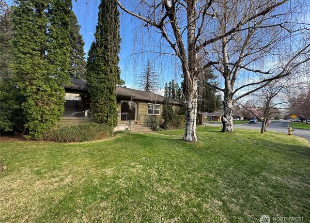 Property at 1865 Hillbrooke Dr, Walla Walla, WA 99362, 3 beds, 2 baths