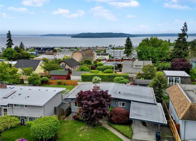 Property at 22215 10th Ave S, Des Moines, WA 98198, 4 beds, 2 baths