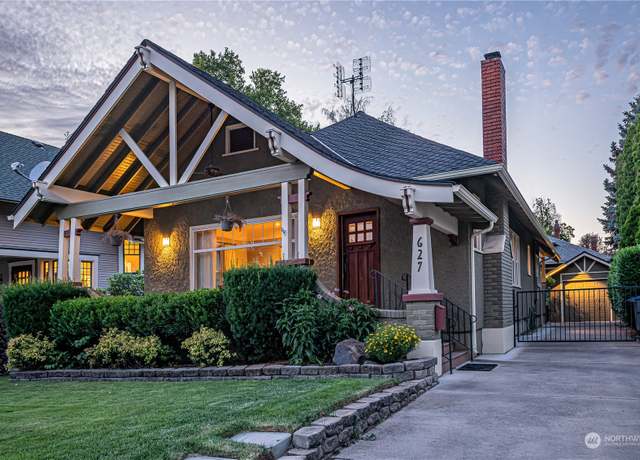 Property at 627 E Alder St, Walla Walla, WA 99362, 4 beds, 3 baths