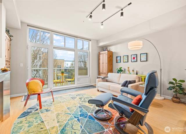 Property at 17 W Mercer St #206, Seattle, WA 98119, 1 bed, 1 bath