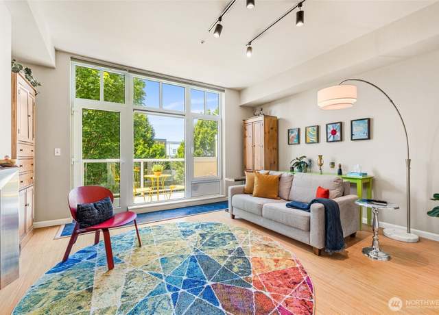 Property at 17 W Mercer St #206, Seattle, WA 98119, 1 bed, 1 bath