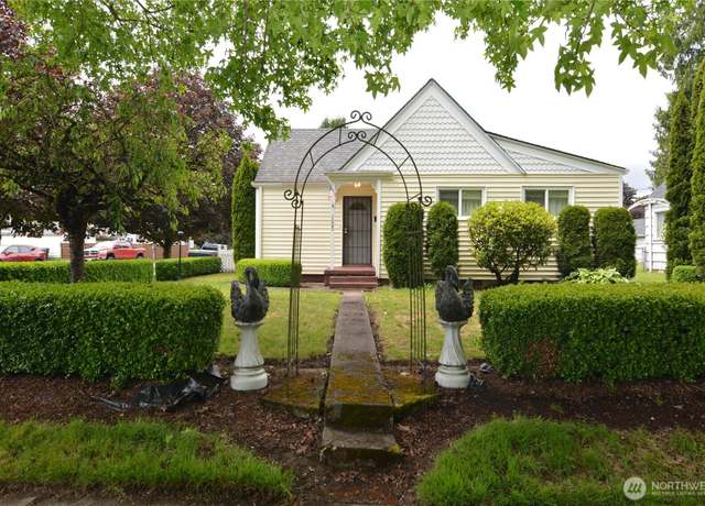 Property at 1605 7th Ave, Longview, WA 98632, 1 bed, 1 bath