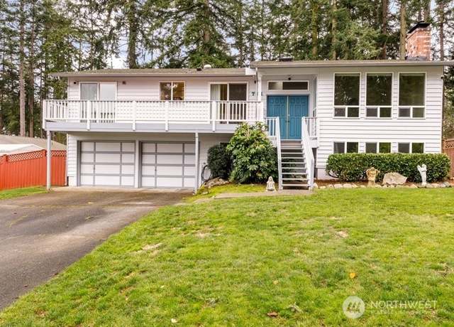 Property at 741 SW 10th Ct, Oak Harbor, WA 98277, 4 beds, 3 baths