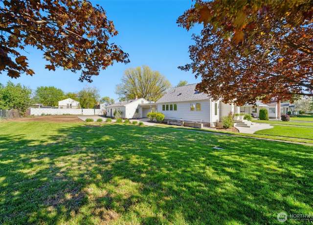 Property at 521 Ankeny St, Walla Walla, WA 99362, 3 beds, 2 baths
