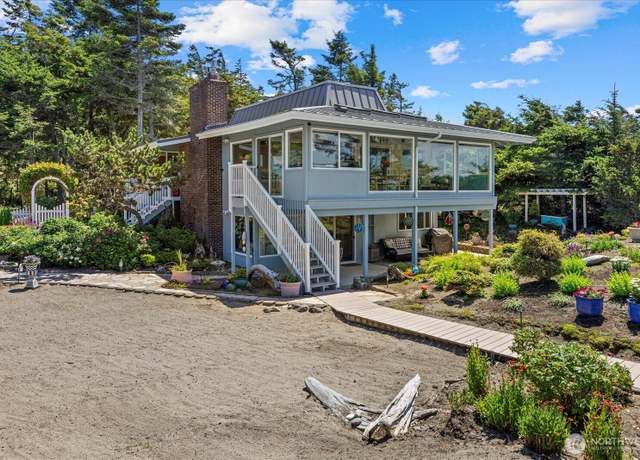Property at 4951 Surfcrest Dr, Oak Harbor, WA 98277, 3 beds, 3 baths