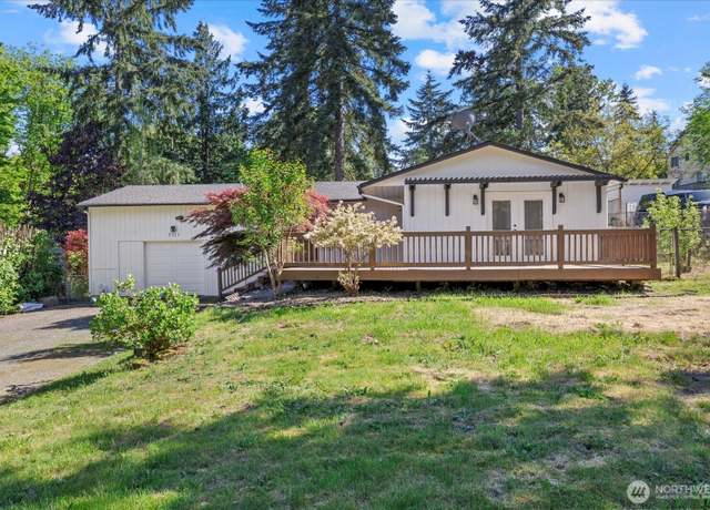 Property at 2311 SW 344th St, Federal Way, WA 98023, 3 beds, 2 baths