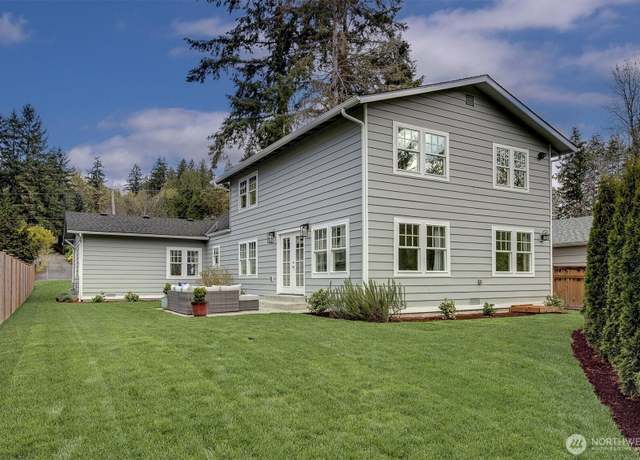 Property at 10841 NE 108th St, Kirkland, WA 98033, 5 beds, 3 baths