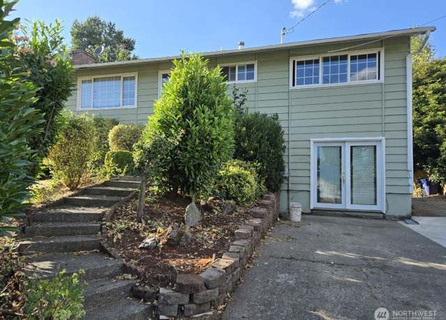 Property at 4140 NE 11th St, Renton, WA 98059, 4 beds, 2 baths