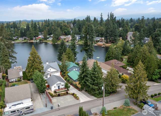 Property at 21756 SE 262nd Pl, Maple Valley, WA 98038, 5 beds, 3 baths