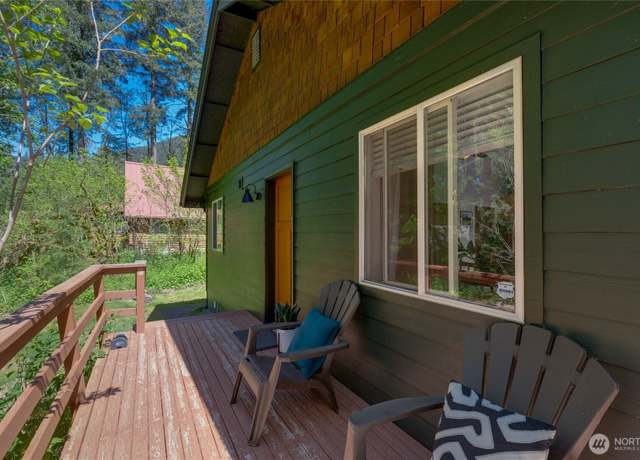 Property at 7537 Canyon View Dr, Glacier, WA 98244, 3 beds, 2 baths