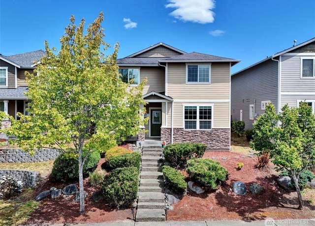 Property at 18527 97th Ave E, Puyallup, WA 98375, 4 beds, 2.5 baths