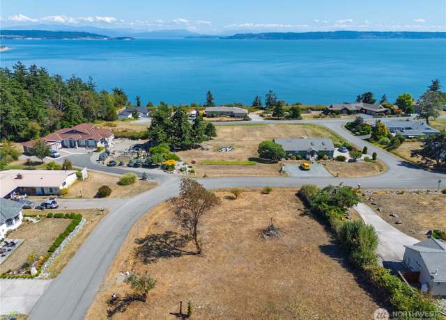 Property at 3 Canterbury Ln, Oak Harbor, WA 98277