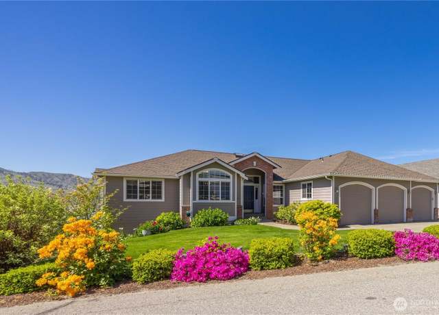 Property at 126 Long Dr, Chelan, WA 98816, 5 beds, 4.5 baths