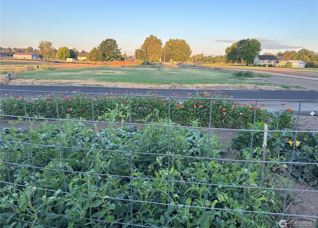 Property at 511 SW 12th St Lot 2, College Place, WA 99324