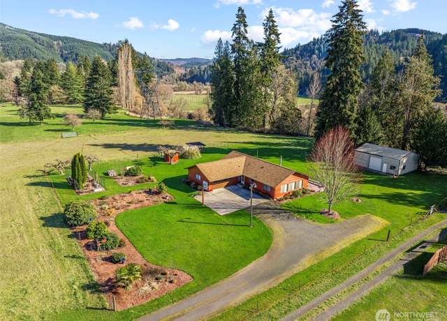 Property at 2818 Allen St, Kelso, WA 98626, 3 beds, 2 baths