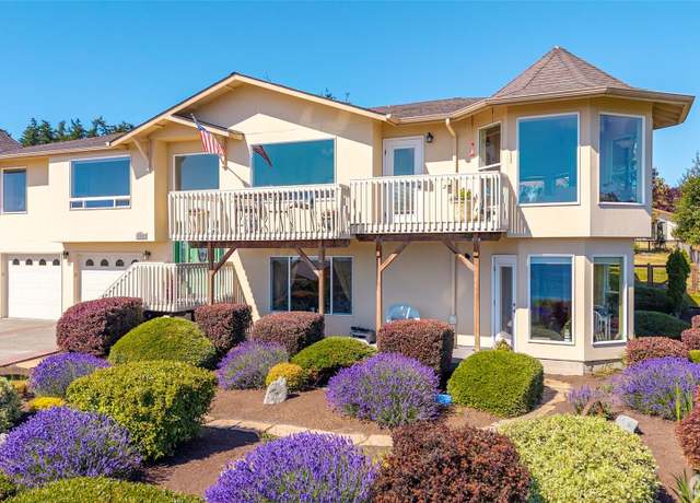 Property at 1223 Rainier Ln, Oak Harbor, WA 98277, 3 beds, 2.5 baths