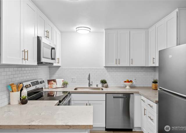 Property at 13932 NE 60th St #150, Redmond, WA 98052, 1 bed, 1 bath