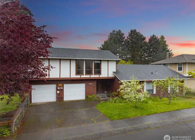 Property at 17305 Stone Ct N, Shoreline, WA 98133, 4 beds, 2.5 baths