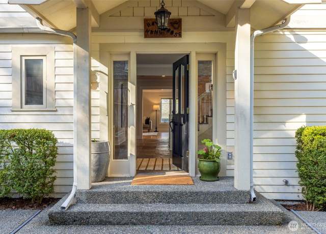 Property at 2601 3rd Ave N, Seattle, WA 98109, 4 beds, 3.5 baths