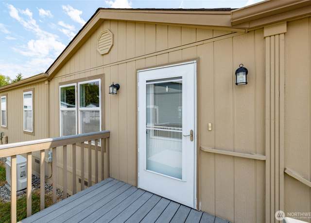 Property at 14727 43rd Ave NE #100, Marysville, WA 98271, 3 beds, 2 baths