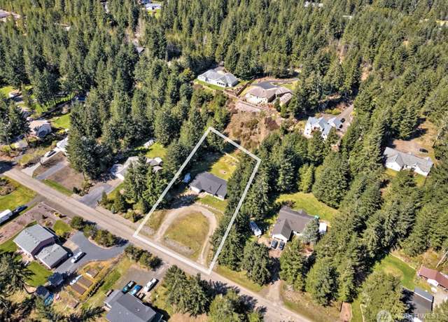 Property at 80 E Ann Arbor Dr, Shelton, WA 98584, 3 beds, 2 baths