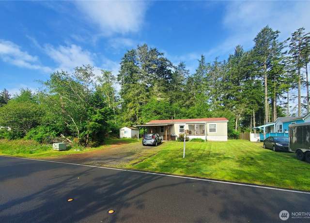 Property at 669 Duck Lake Dr NE, Ocean Shores, WA 98569, 3 beds, 2 baths