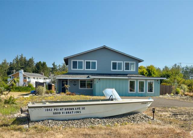 Property at 1042 Point Brown Ave SE Unit A & B, Ocean Shores, WA 98569, 4 beds, 3.25 baths