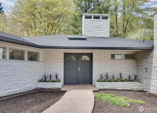 Property at 415 Front St S, Issaquah, WA 98027, 4 beds, 2.5 baths