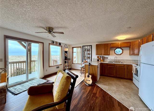 Property at 1311 Ocean Shores Blvd SW #3, Ocean Shores, WA 98569, 1 bed, 1 bath