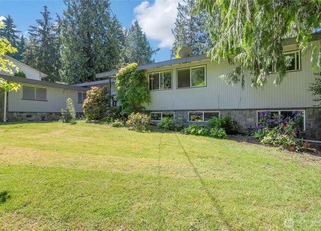 Property at 2419 SW 316th St, Federal Way, WA 98023, 4 beds, 3 baths