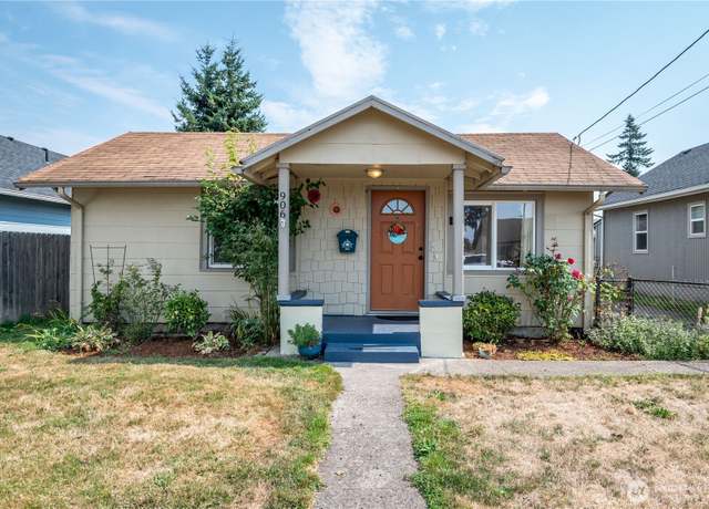 Property at 906 S 6th Ave, Kelso, WA 98626, 3 beds, 2 baths