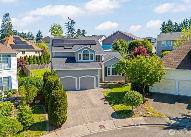 Property at 10024 SE 244th Ct, Kent, WA 98030, 4 beds, 2.5 baths