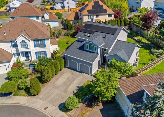 Property at 10024 SE 244th Ct, Kent, WA 98030, 4 beds, 2.5 baths